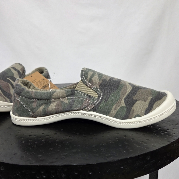 Mad Love Kasandra Slip-On Casual Sneakers Shoe Camouflage Green Size-7 NWT - Picture 3 of 10